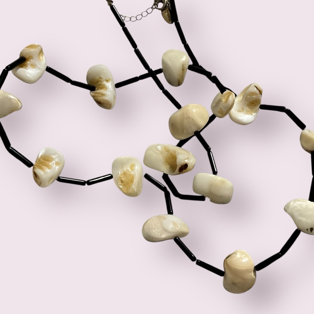 Mango Long Shell Necklace - Picture 3 of 4